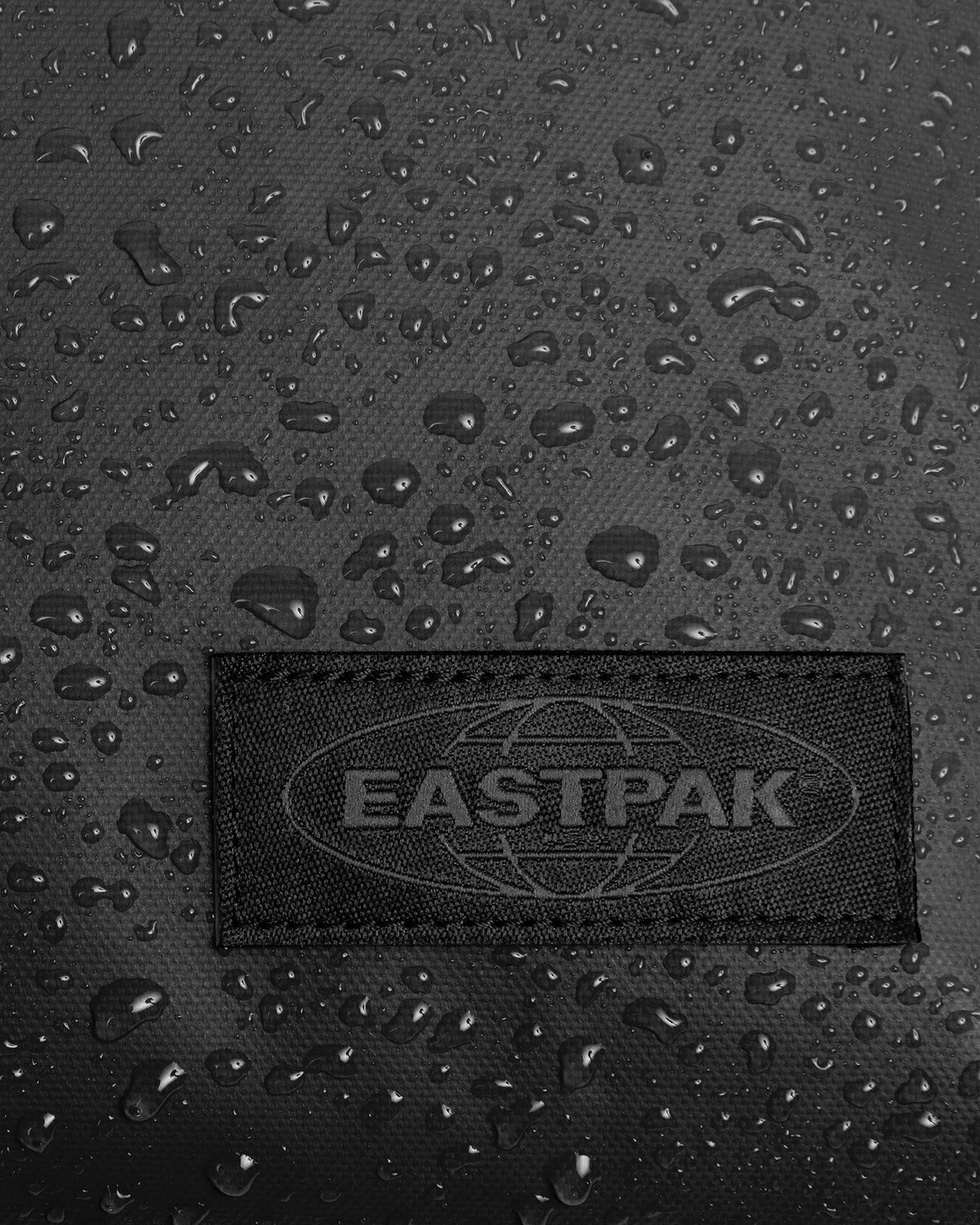 EASTPAK TRAVELPACK – Tarp Black2