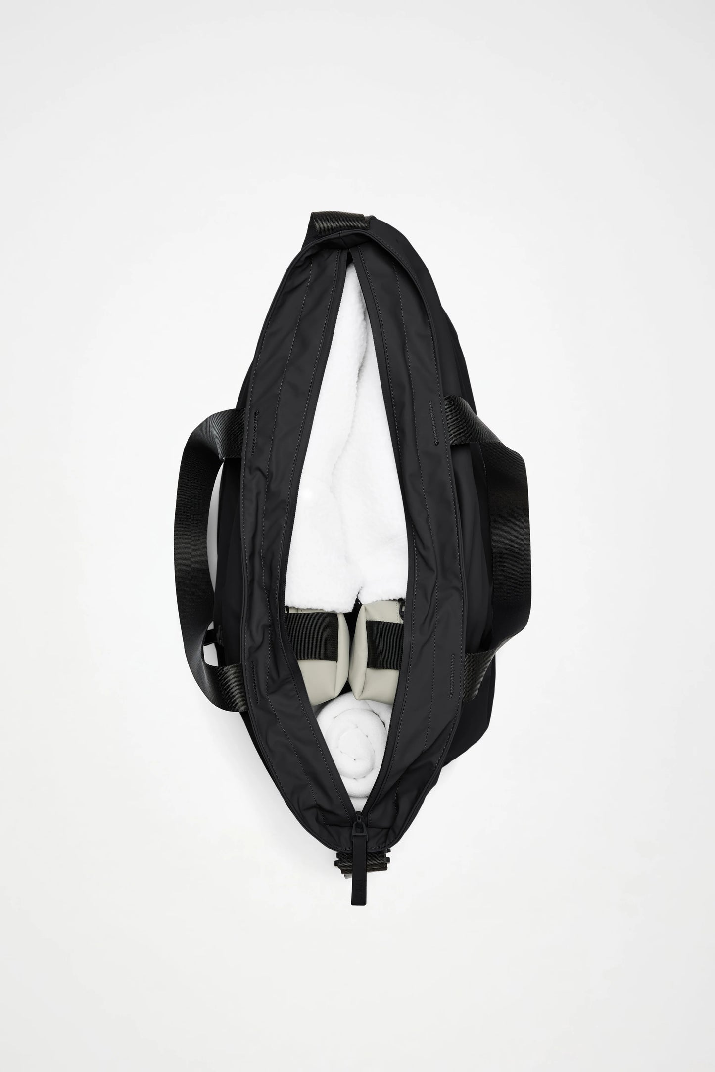 Dash Messenger Tote Bag Rains