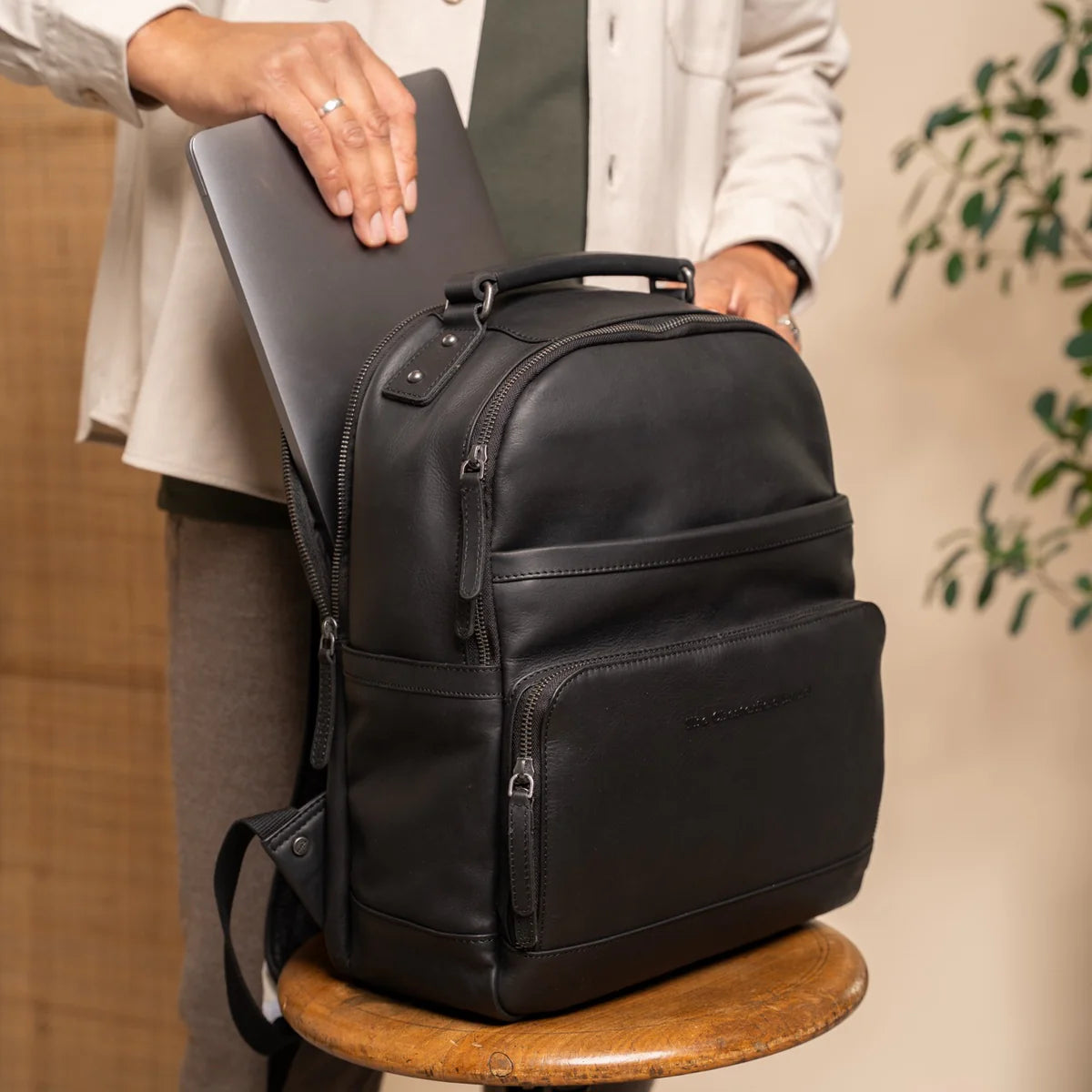 Leather backpack Black Austin THE CHESTERFIELD BRAND