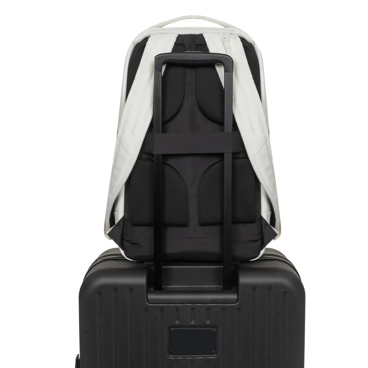 EASTPAK TECUM F CNNCT Matte Chalk - Premium Slim Σακίδιο Πλάτης 20L με Θήκη Laptop 16"