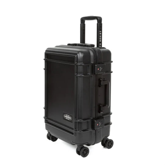 Cabin Suitcase RESIST'R CASE S BLACK