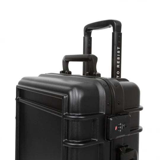 Cabin Suitcase RESIST'R CASE S BLACK