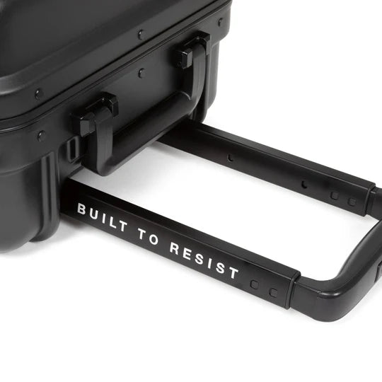 Cabin Suitcase RESIST'R CASE S BLACK