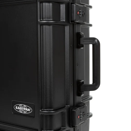 Cabin Suitcase RESIST'R CASE S BLACK