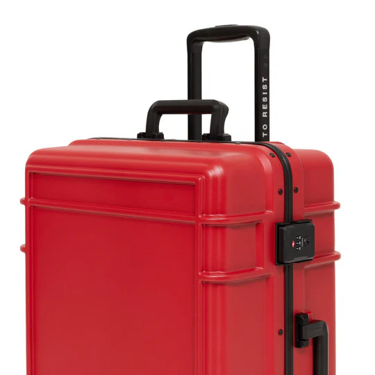 Cabin Suitcase RESIST'R CASE S FIRE RED