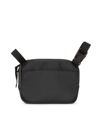 EASTPAK Arjan CNNCT F – Premium Τσάντα Ώμου Matte Black (2,5L)
