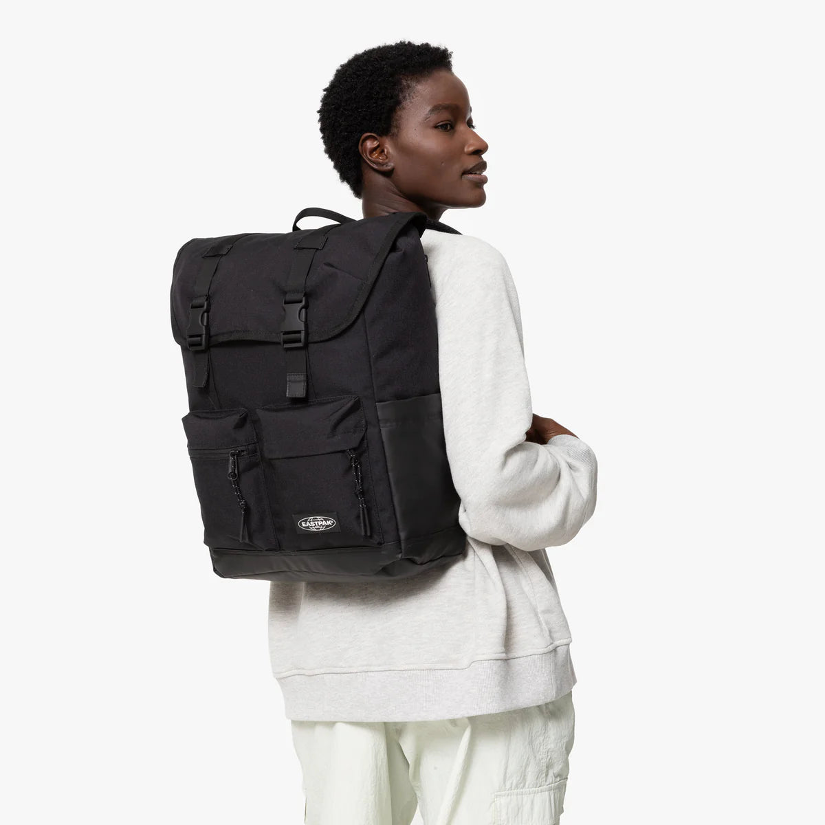 EASTPAK ICON TOPLOAD On Black - Premium Σακίδιο Πλάτης 26L με Θήκη Laptop 16"