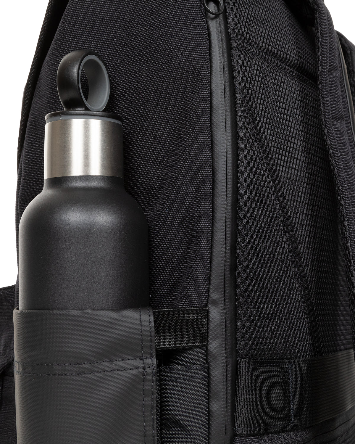 EASTPAK ICON TOPLOAD On Black - Premium Σακίδιο Πλάτης 26L με Θήκη Laptop 16"