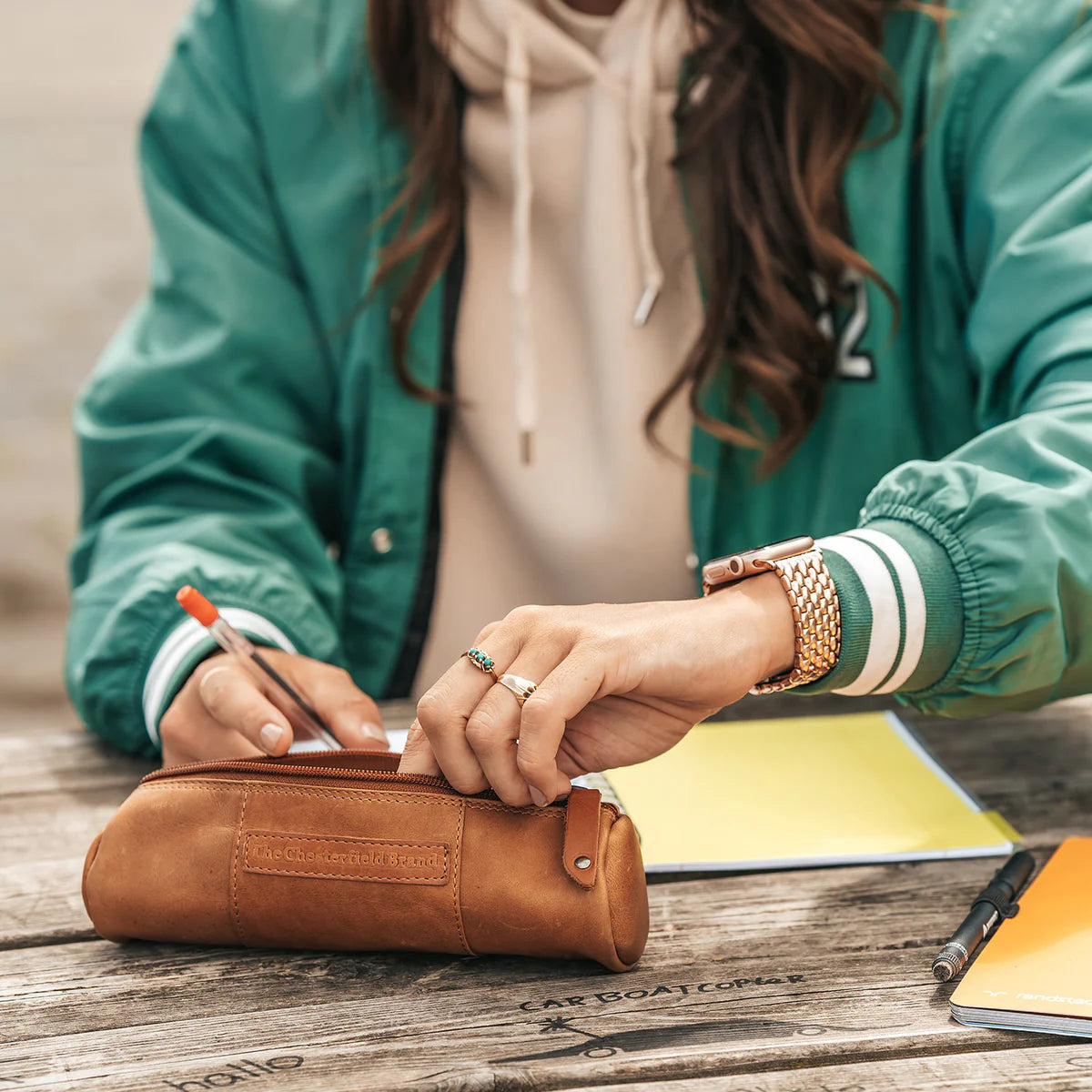 Δερμάτινη κασετίνα για στυλό Cognac Lea THE CHESTERFIELD BRAND