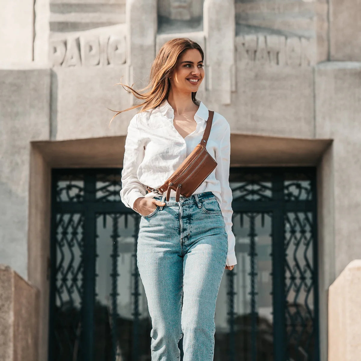 Leather waist bag Cognac Toronto THE CHESTERFIELD BRAND